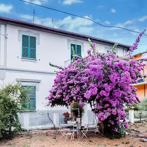 Appartamento Casa Elegante In Mezzo Al, La Spezia